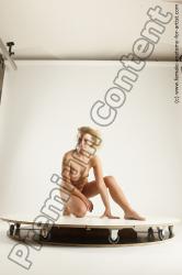 Kneeling reference poses of Lola